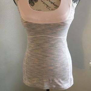 Luluemon size 4 women’s tank